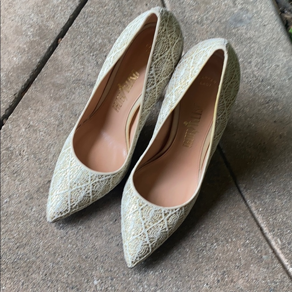 Palter DeLiso Lace w Gold Glitter Pointy-toe Heels